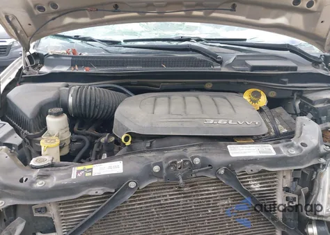 2015 Chrysler Town & Country Touring from USA, damaged, VIN 2C4RC1BG3FR626588